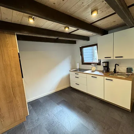 Apartment 4711 *